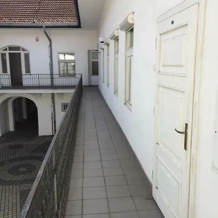 شقة Dh Duomo Va كَشّا